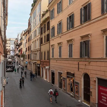 Appartamento Frattina 1 - Fromhometorome *